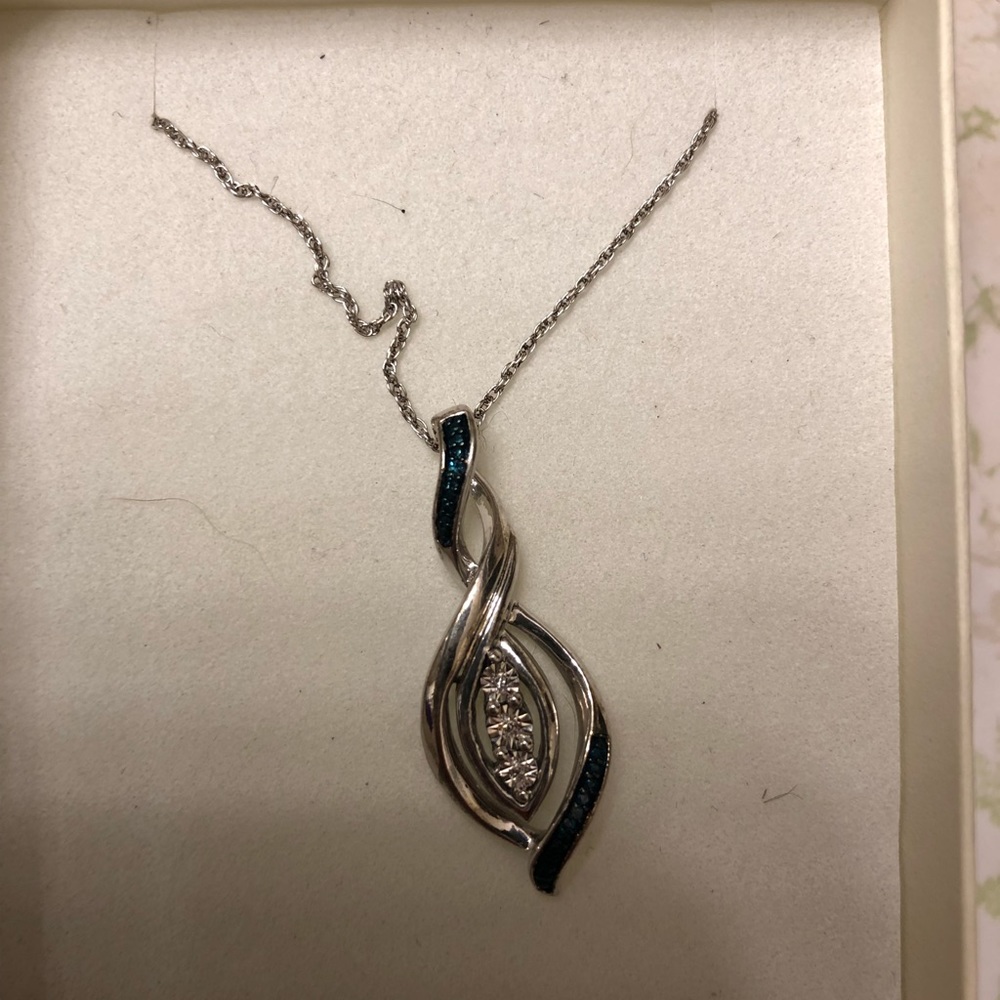 Kay’s Jewelers Necklace.
